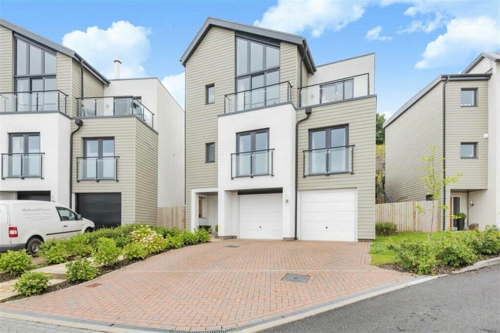 4 bedroom detached house for sale in Follaton Rise, Totnes, Devon, TQ9