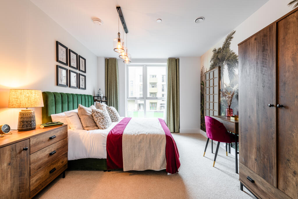 Main image of property: Park Rise, Hornchurch, London, RM12