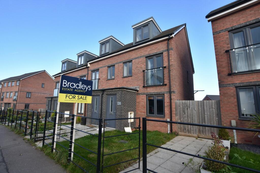 3 bedroom end of terrace house for sale in Tithebarn Way, Tithebarn