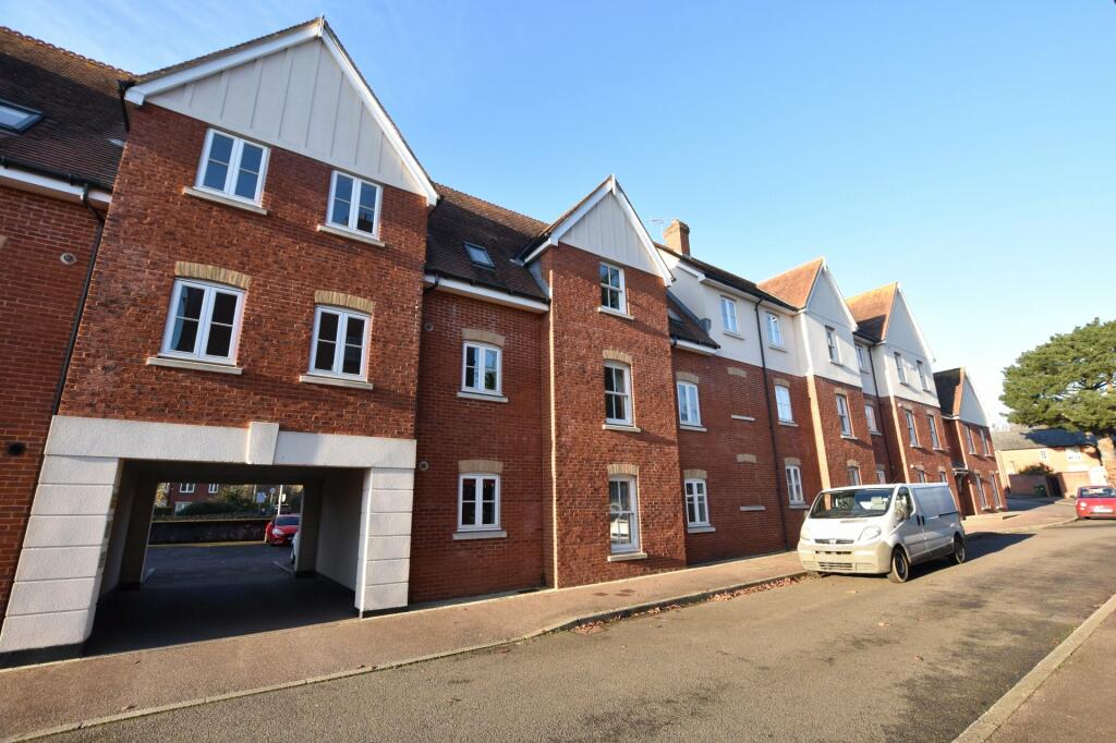 2 bedroom apartment for sale in Veale Drive, Exeter, Devon, EX2