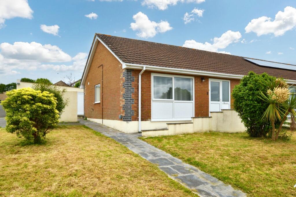 2 bedroom bungalow for sale in Sunningdale Road, Saltash, Cornwall, PL12