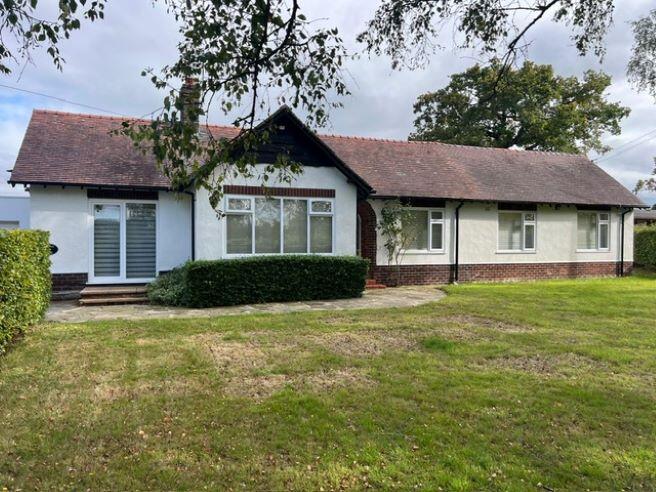 Main image of property: Oak Road, SK10