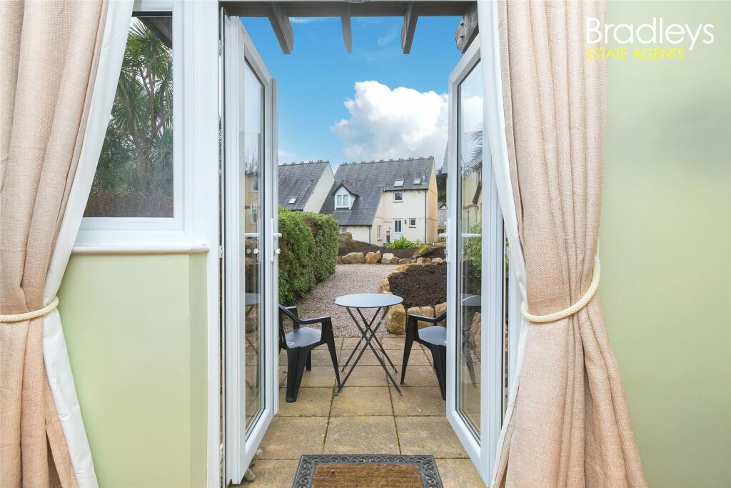 3 bedroom end of terrace house for sale in 1 Castle Village, Tregenna