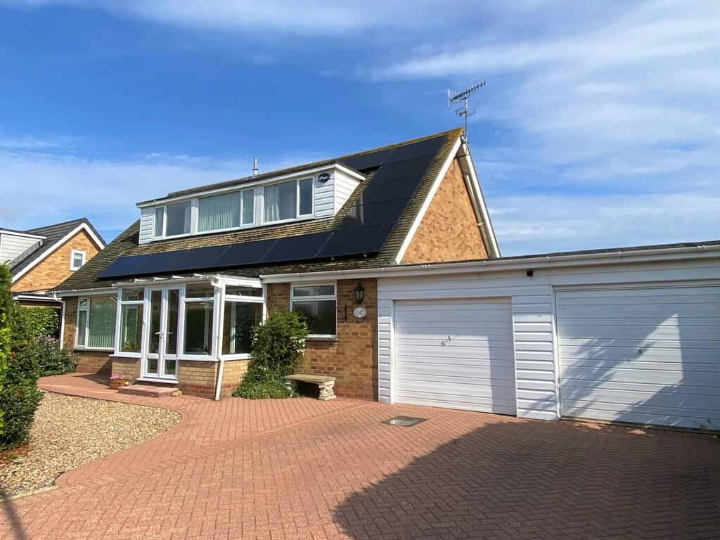 3 bedroom detached bungalow for sale in Sheringham, NR26