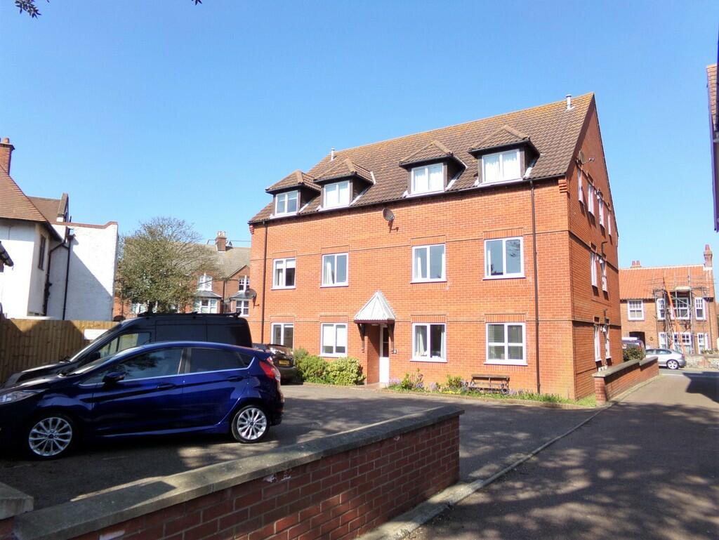 2 bedroom apartment for sale in Sheringham, NR26