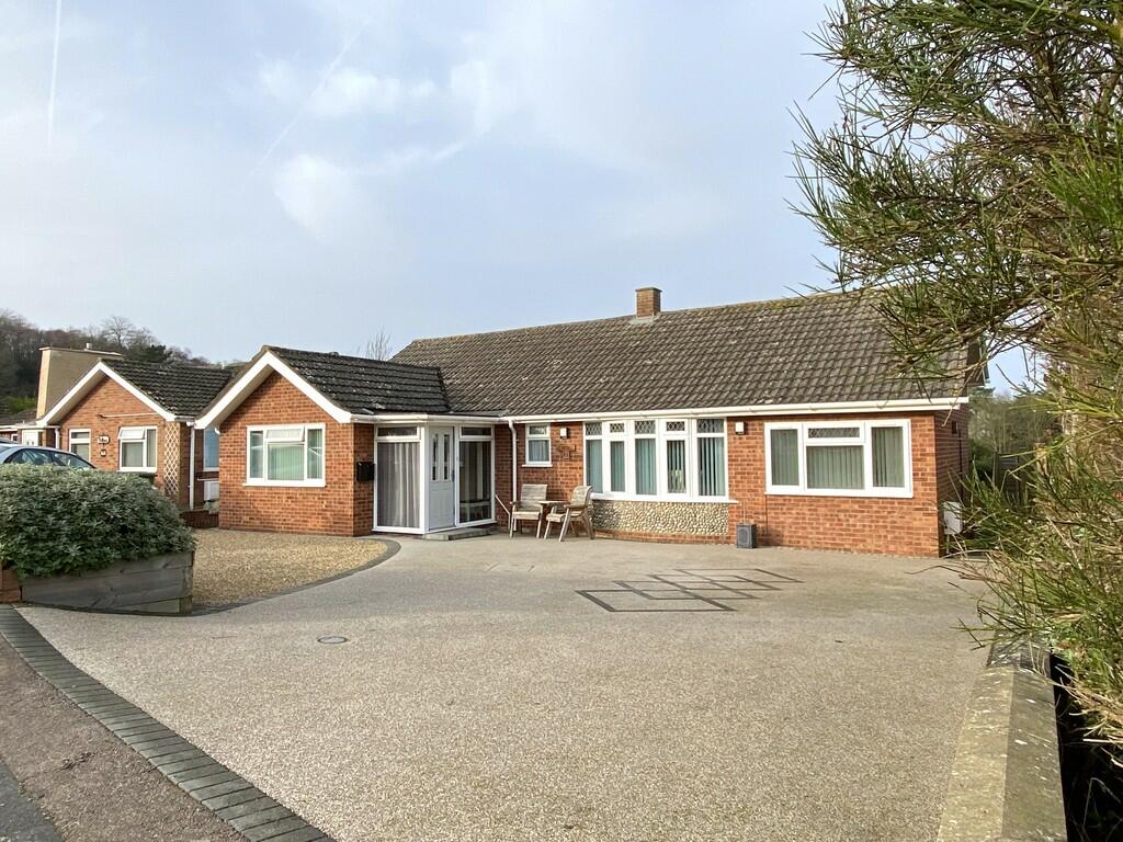 3 bedroom detached bungalow for sale in West Runton, NR27