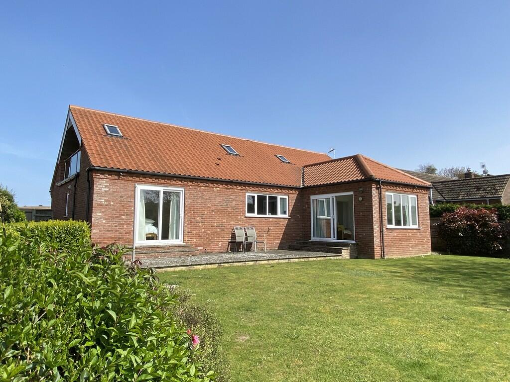 4 bedroom detached house for sale in Upper Sheringham, NR26