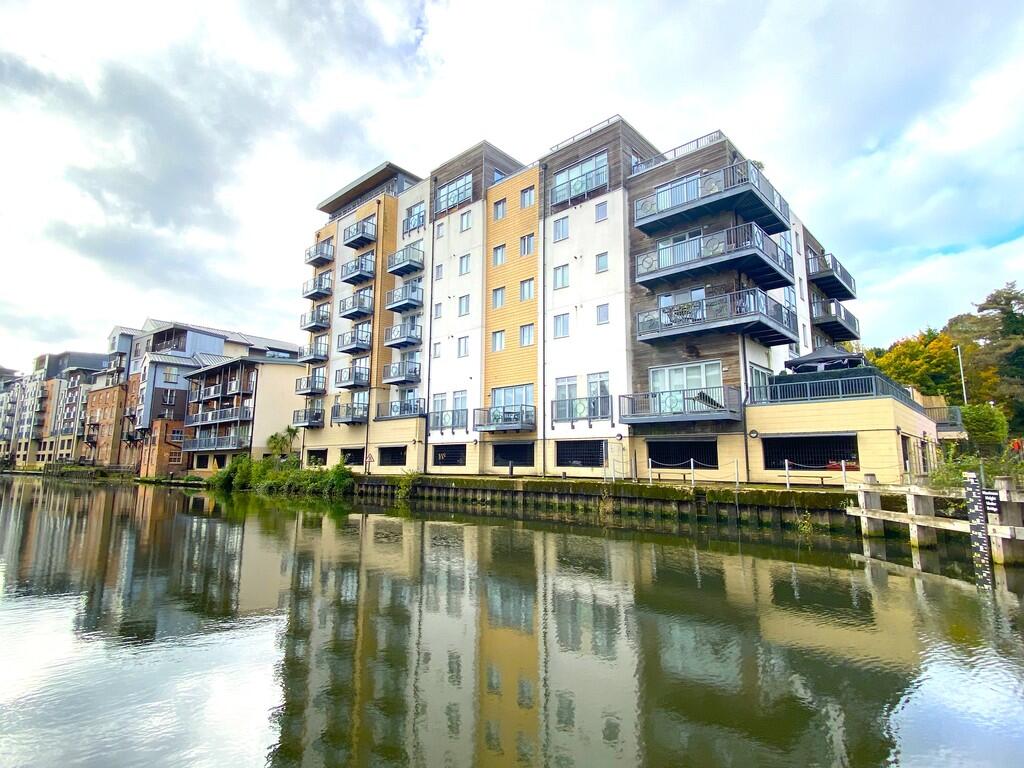 Main image of property: A super-spacious 2nd floor apartment with River Frontage in a sought after central Norwich position