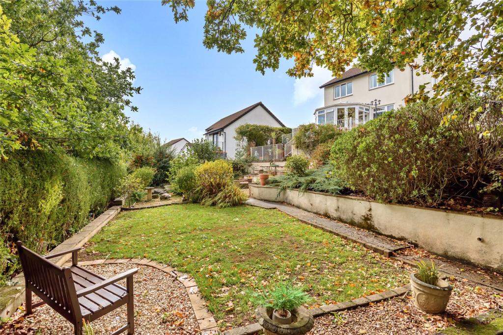 5 bedroom detached house for sale in Valley Close, Teignmouth, Devon, TQ14