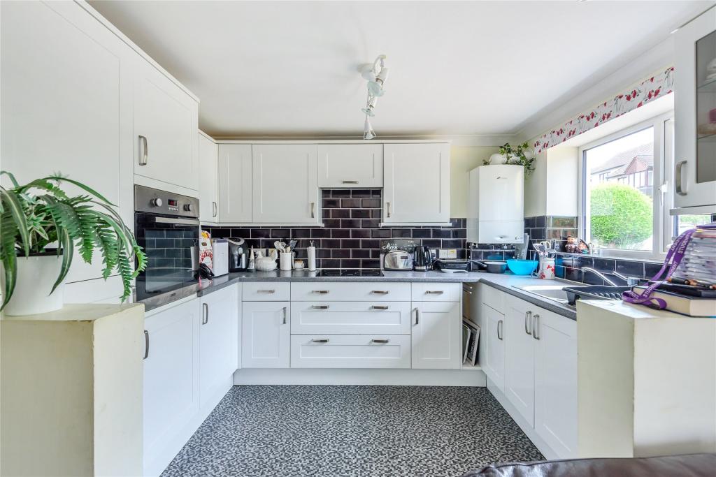 5 bedroom detached house for sale in Valley Close, Teignmouth, Devon, TQ14