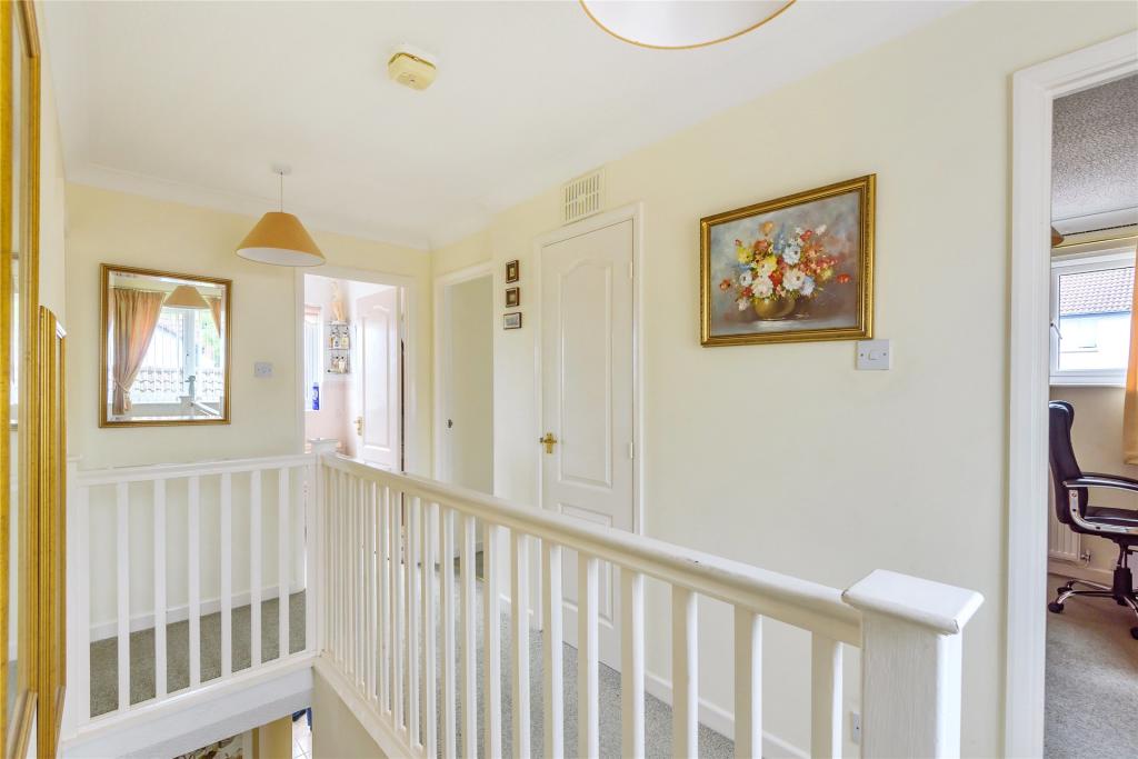 5 bedroom detached house for sale in Valley Close, Teignmouth, Devon, TQ14