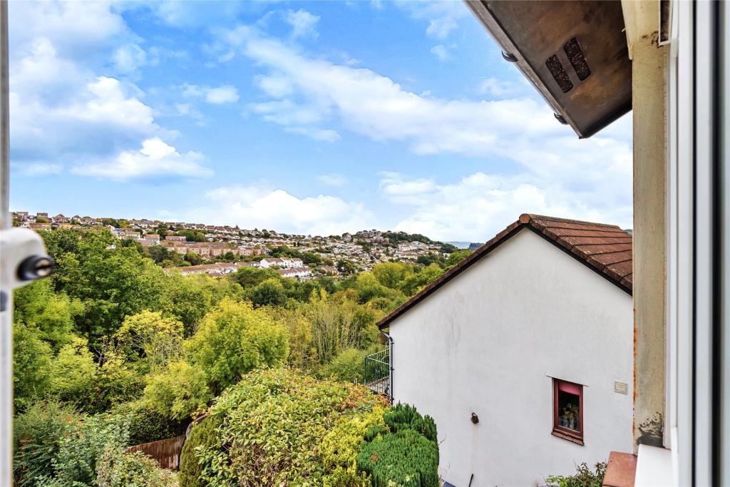 5 bedroom detached house for sale in Valley Close, Teignmouth, Devon, TQ14