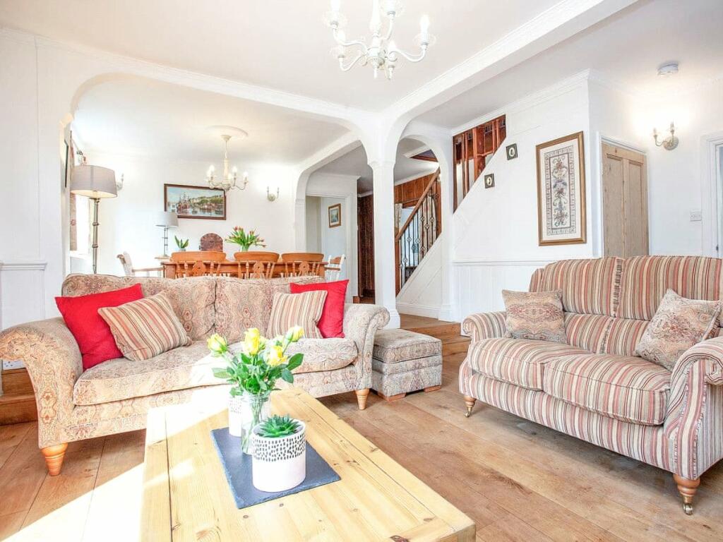6 bedroom detached house for sale in Drive, Dawlish, Devon, EX7