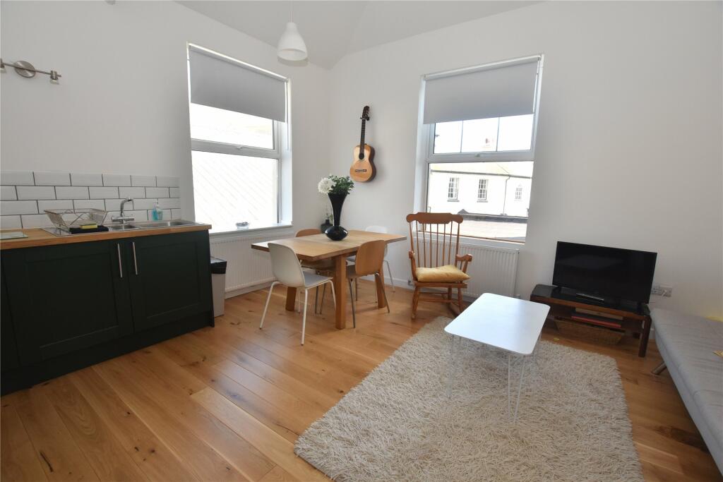 1 bedroom apartment for sale in Street, Teignmouth, Devon, TQ14