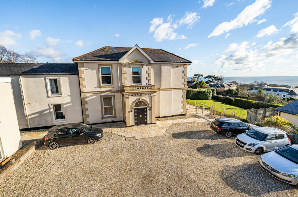 2 bedroom apartment for sale in Dawlish Road, Teignmouth, Devon, TQ14