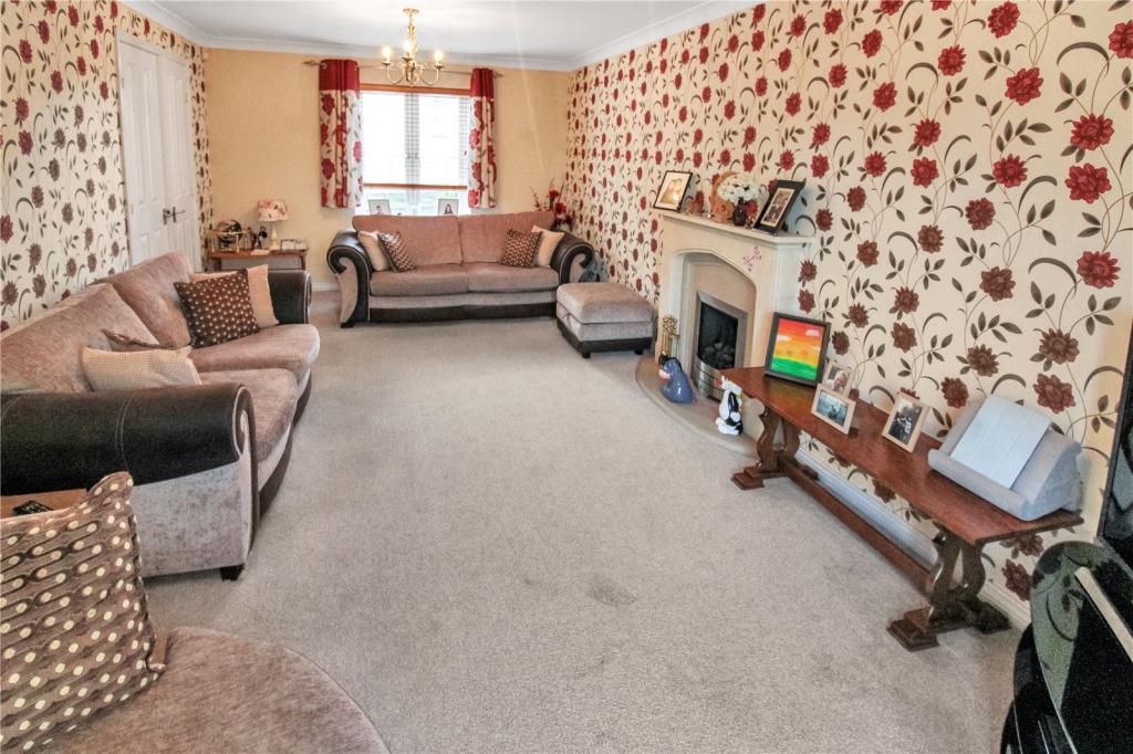 4 bedroom detached house for sale in Twineham Road, Swindon, Wiltshire