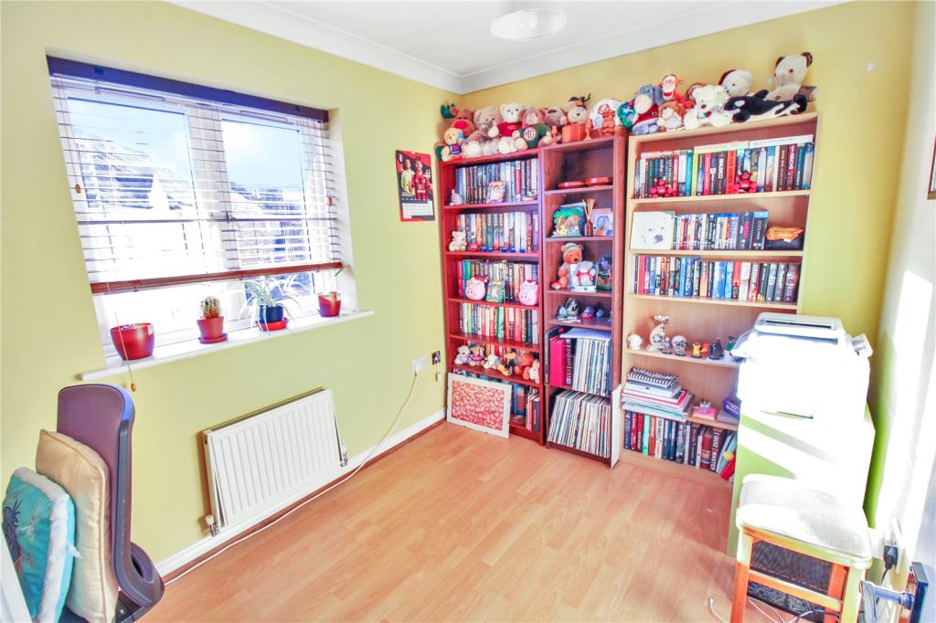 4 bedroom detached house for sale in Twineham Road, Swindon, Wiltshire