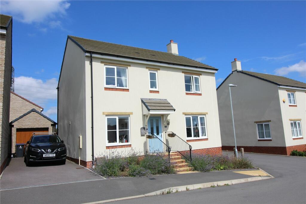 4 bedroom detached house for sale in House Field, Purton, Swindon