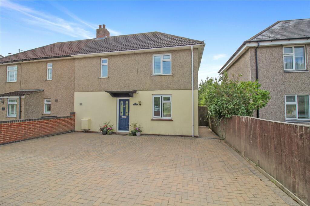 3 bedroom semidetached house for sale in Ermin Street, Blunsdon