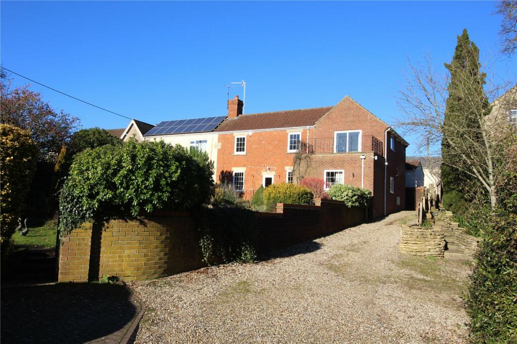 4 bedroom semidetached house for sale in Church Path, Purton, Swindon