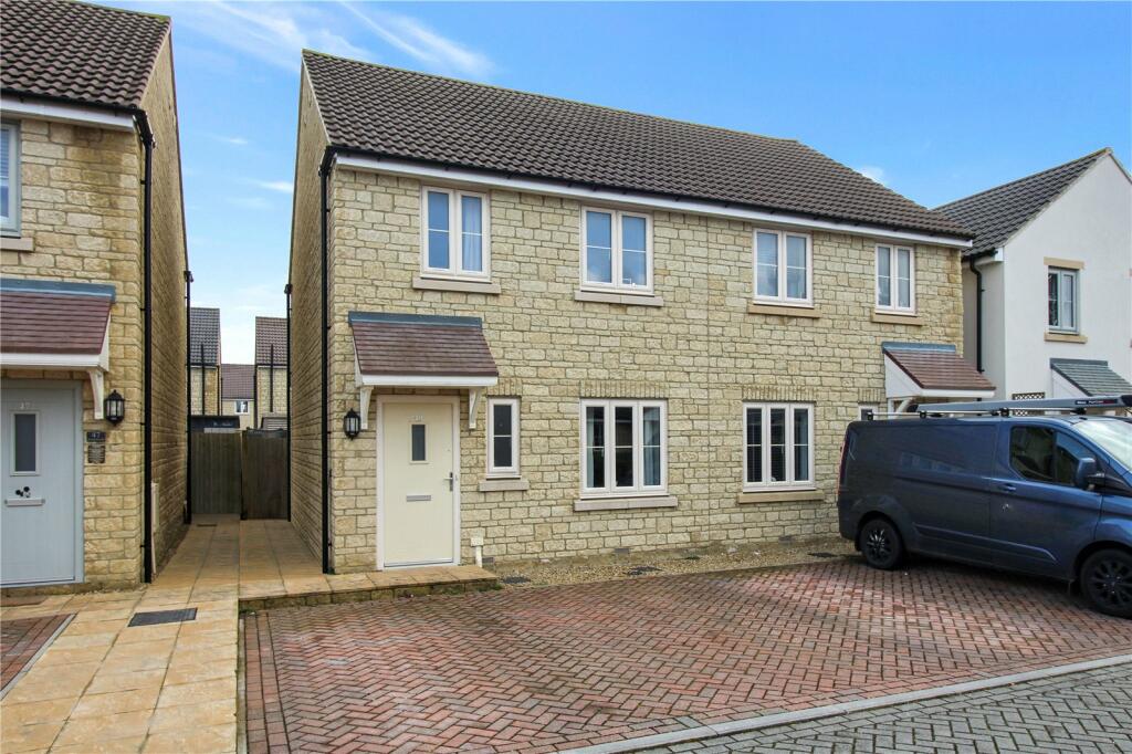 3 bedroom semi-detached house for sale in Robinscroft, Swindon, Wiltshire, SN25