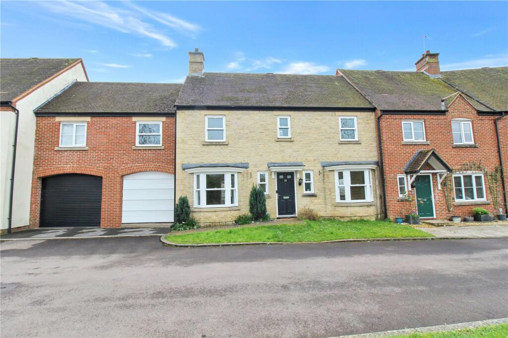4 bedroom terraced house for sale in Ironstone Close, Redhouse, Swindon
