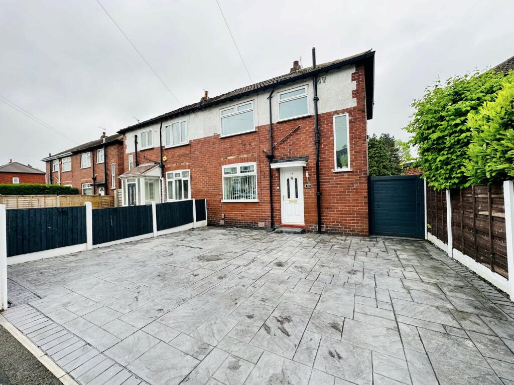 3 bedroom semidetached house for sale in Moorfield Avenue, Denton, M34