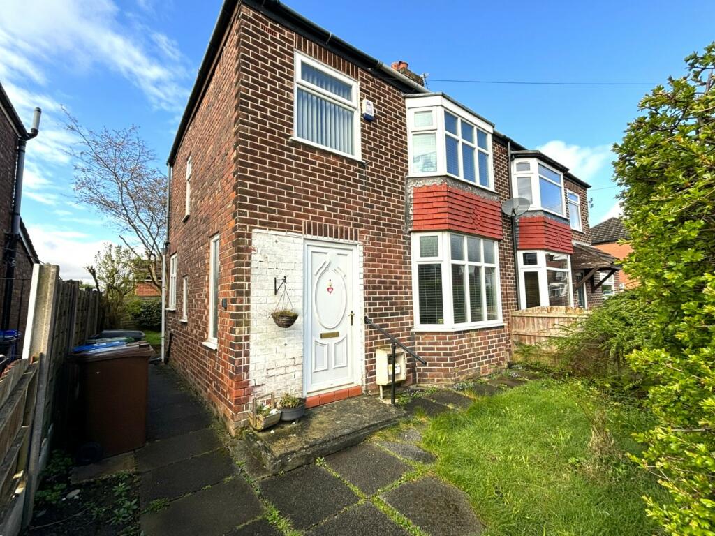 3 bedroom semidetached house for sale in Merlyn Avenue, Denton, M34