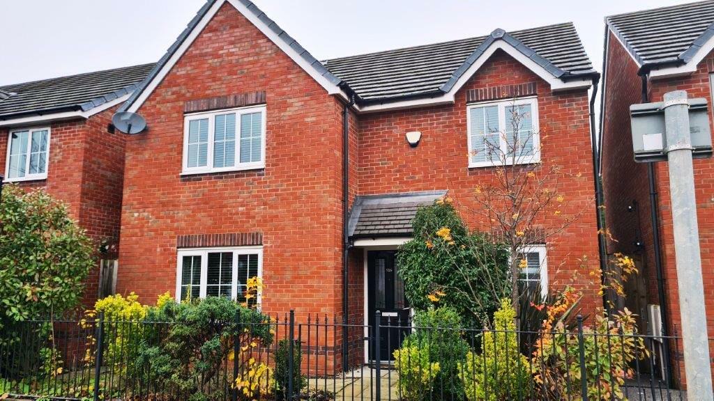 4 bedroom detached house for sale in Audenshaw Road, Audenshaw, M34