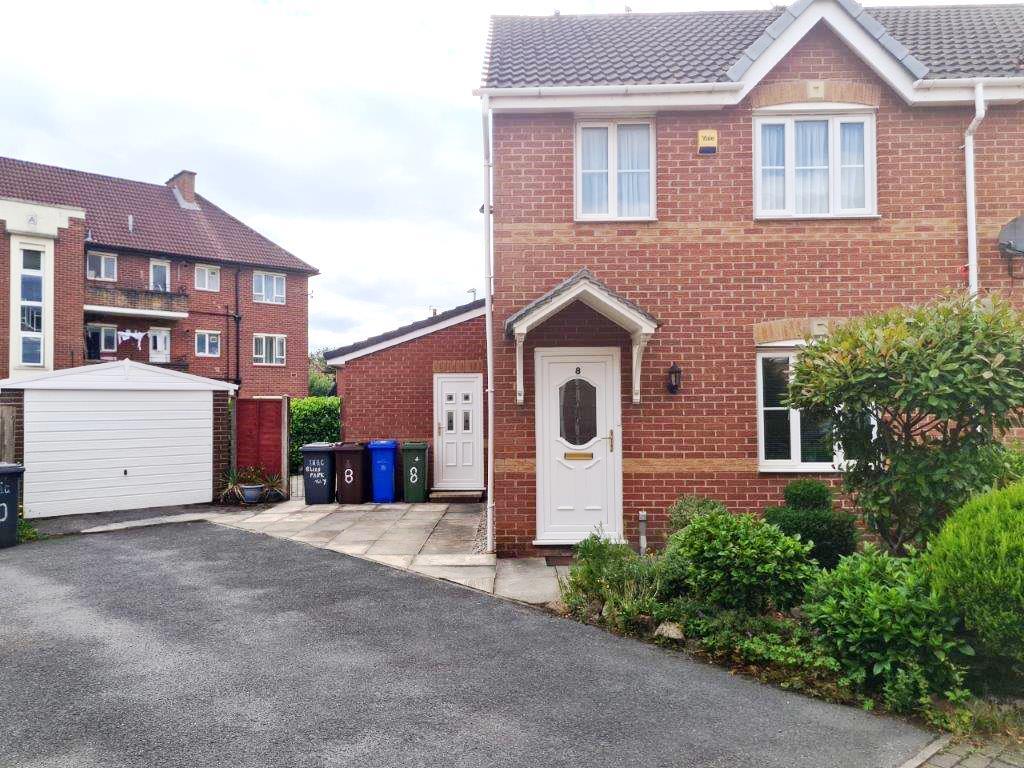 Main image of property: Lees park way, Droylsden