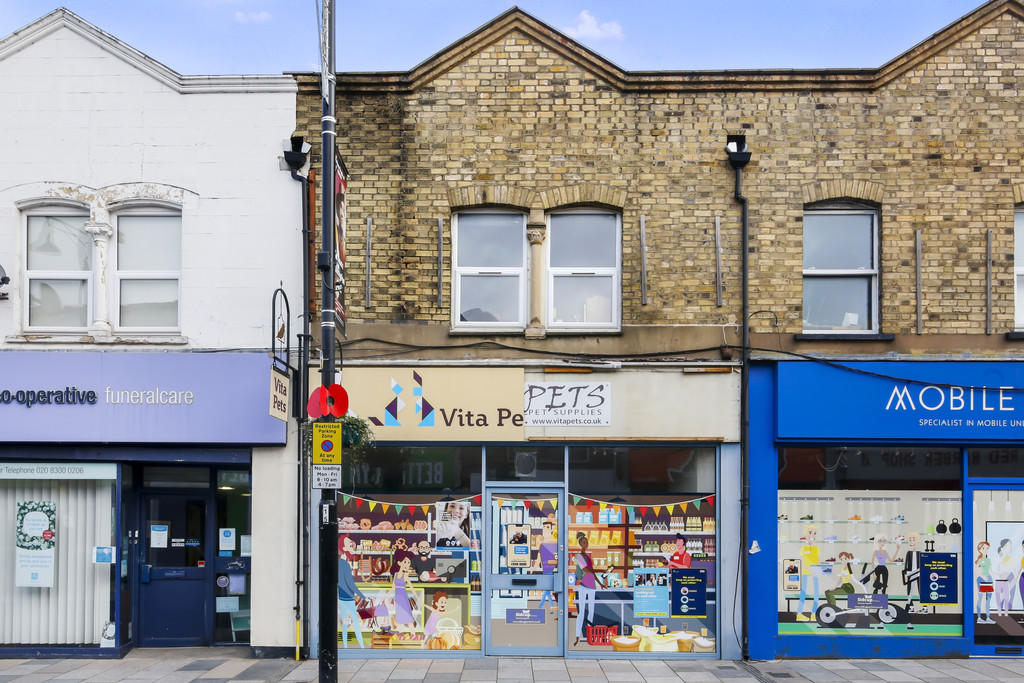 Commercial property for rent in Sidcup High Street, Sidcup, DA14