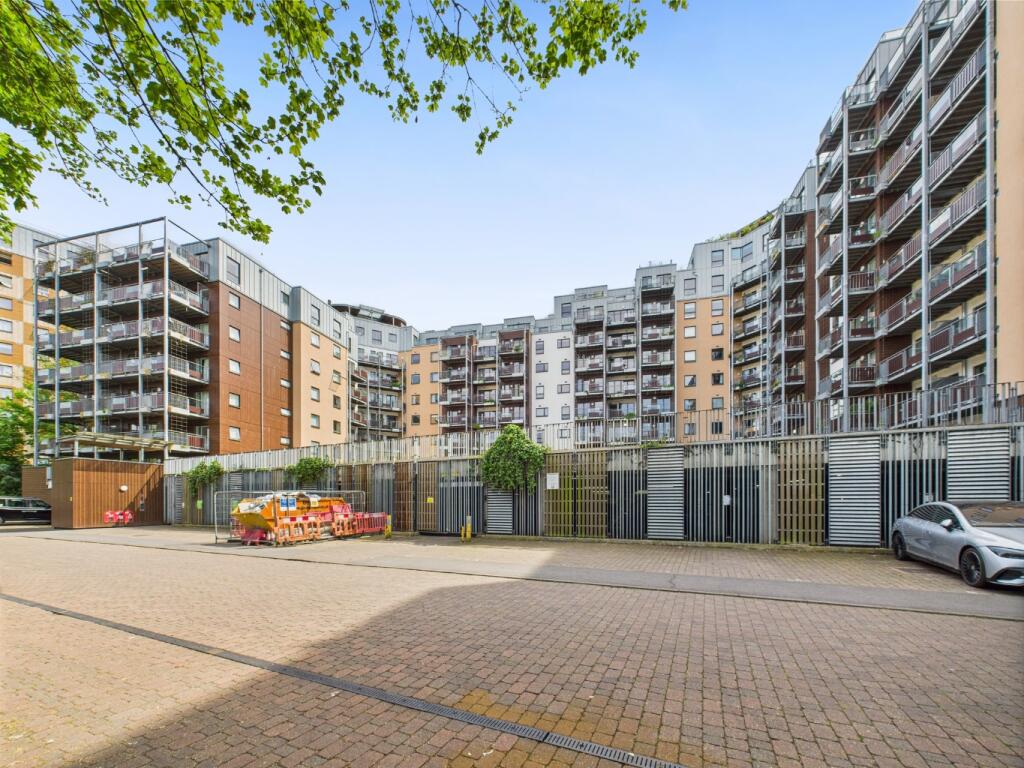 Main image of property: Seren Park Gardens, London, Greater London, SE3