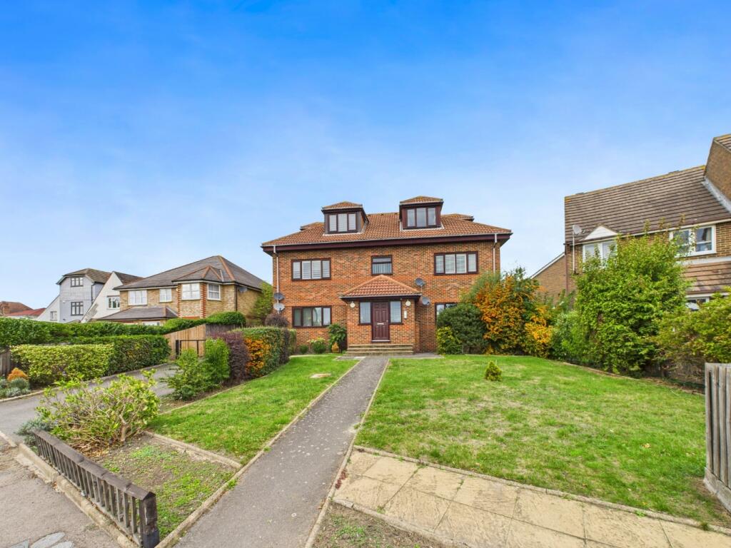 Main image of property: 423 Blackfen Road, Sidcup, Kent, DA15