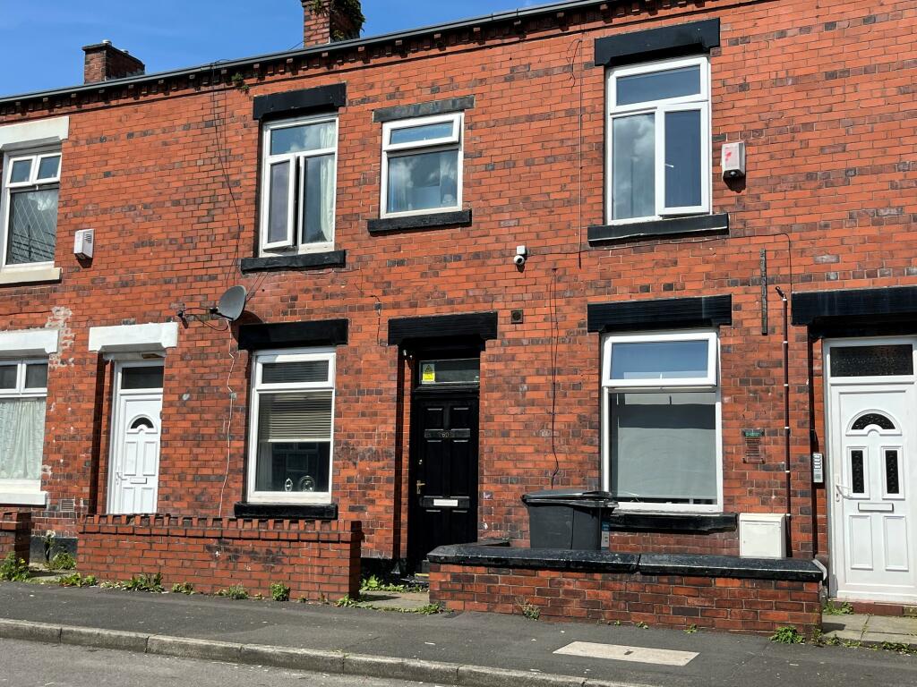 3 bedroom terraced house for sale in Huxley Street, Oldham, OL4