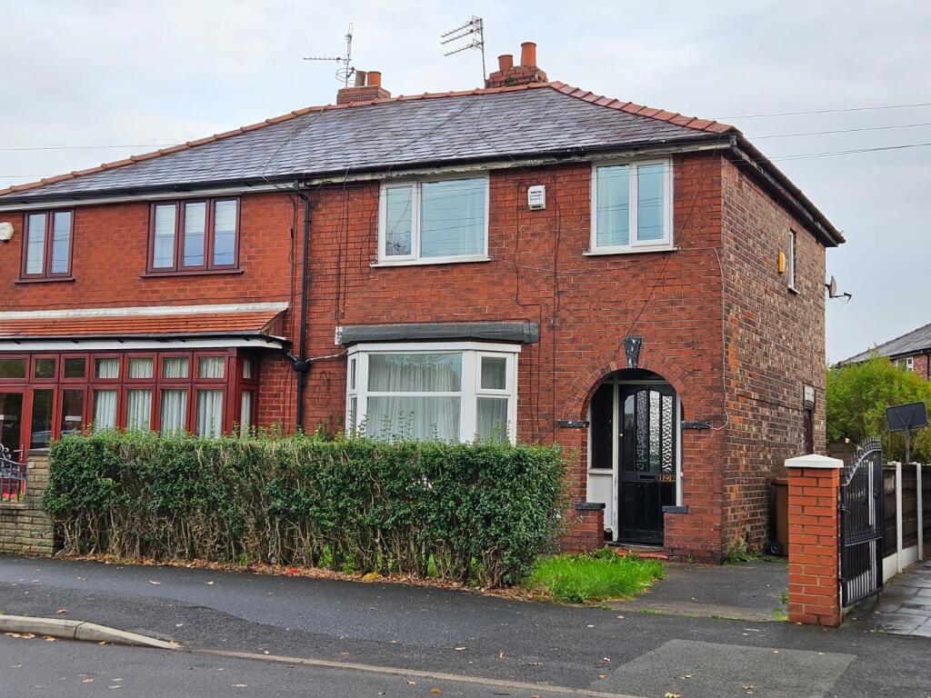 Main image of property: Greenside Lane, Droylsden