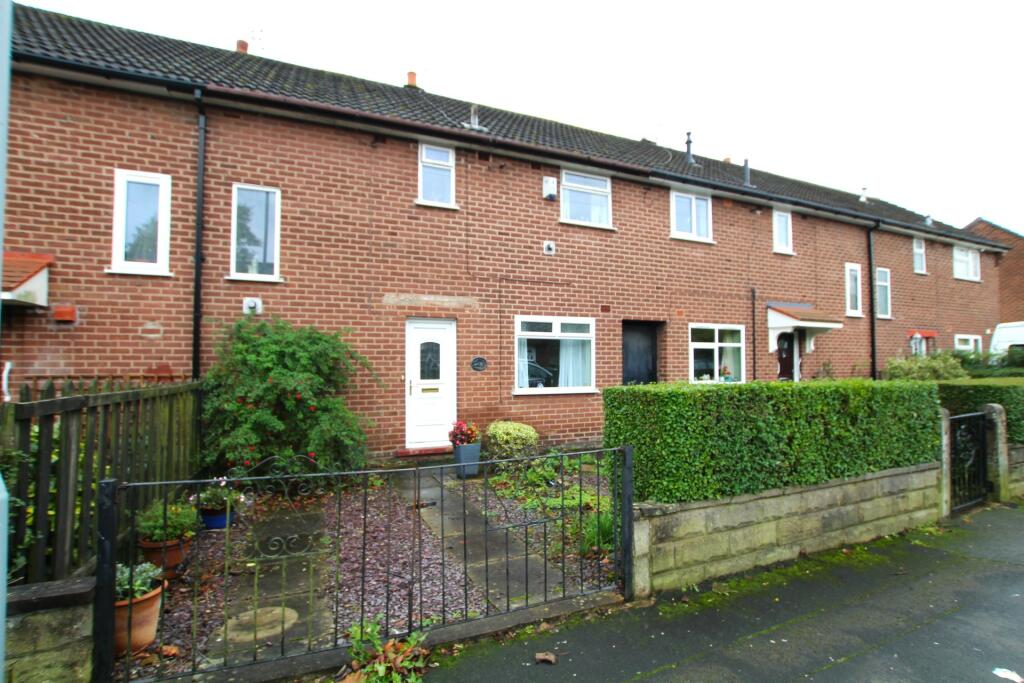 3 bedroom terraced house for sale in Surrey Way, Brinnington, SK5