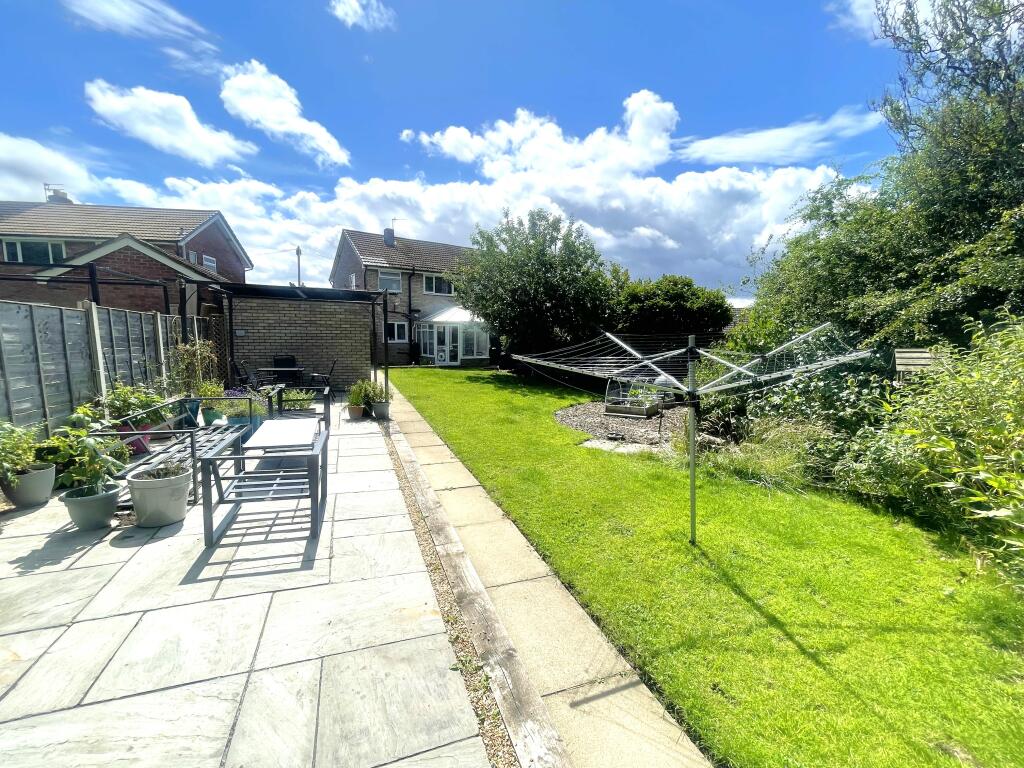 3 bedroom semidetached house for sale in Dellside, Bredbury, Stockport