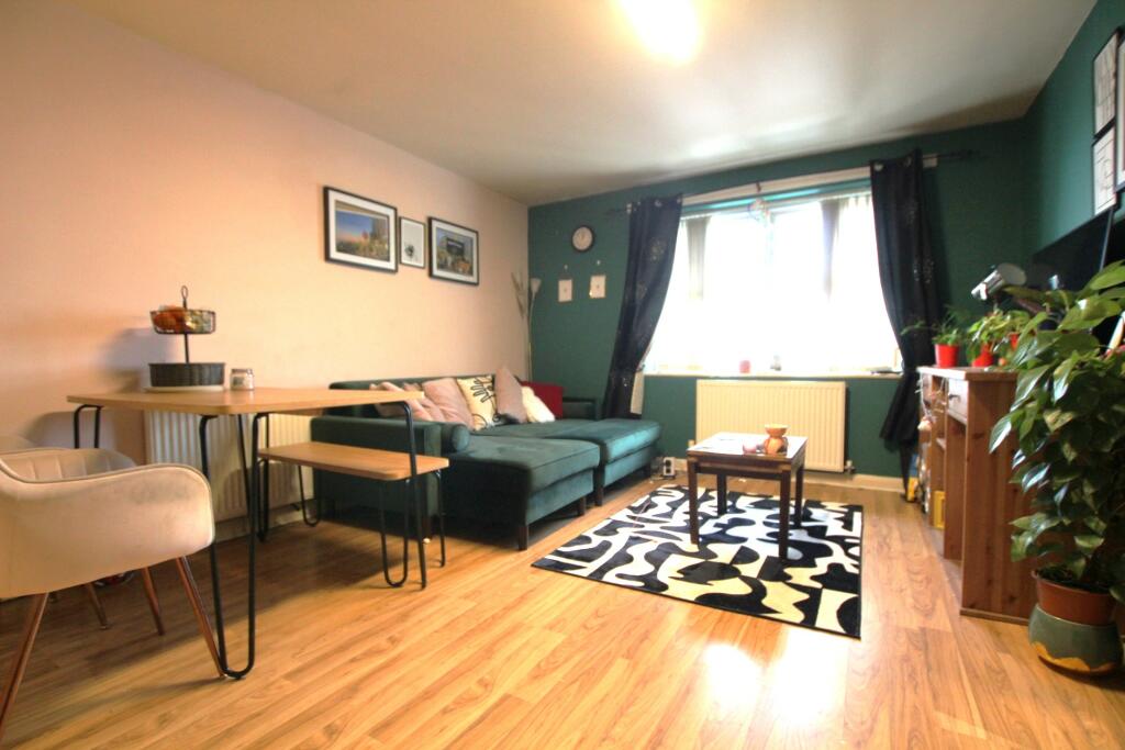 2 bedroom apartment for sale in Lauren Court, Lower Bents Lane