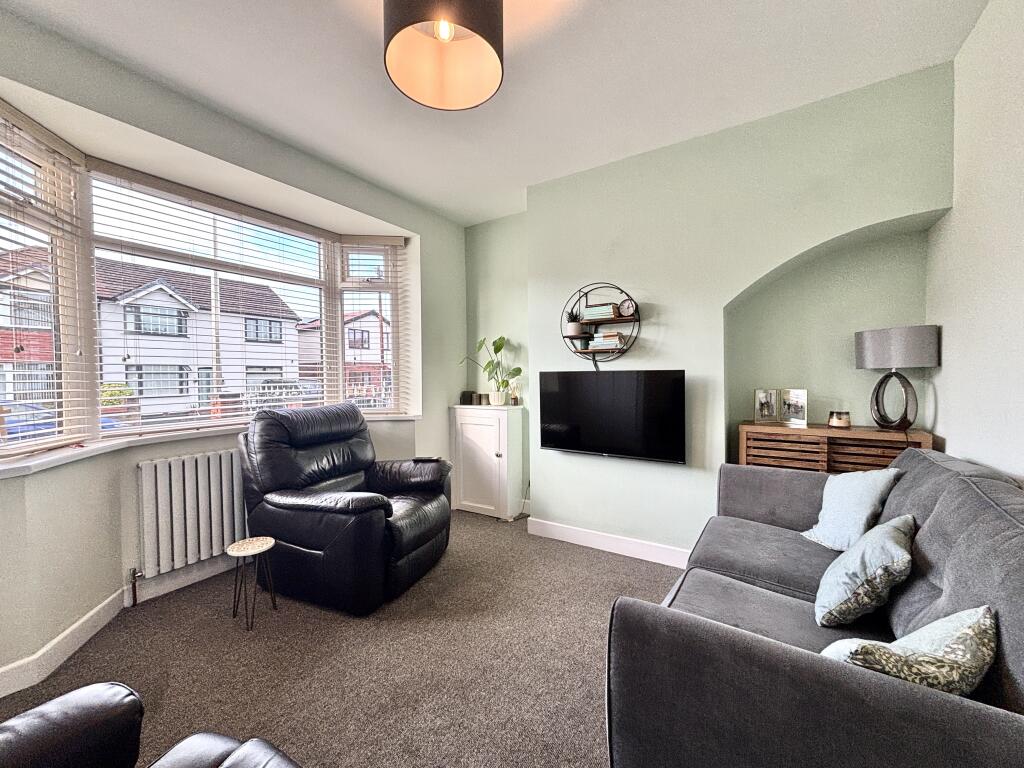 Main image of property: The Broadway, Bredbury