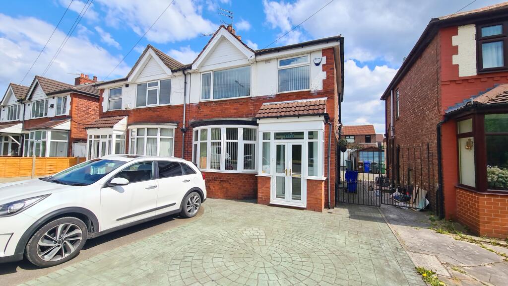 3 bedroom semidetached house for sale in Kingsway, Levenshulme, M19