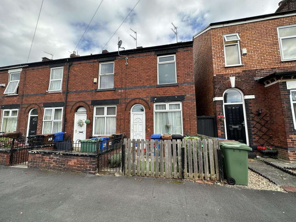 2 bedroom end of terrace house for sale in Street West, Offerton