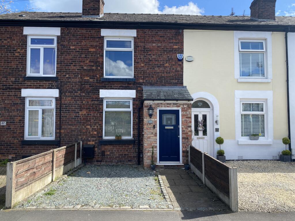 2 bedroom terraced house for sale in Bramhall Moor Lane, Hazel Grove, SK7