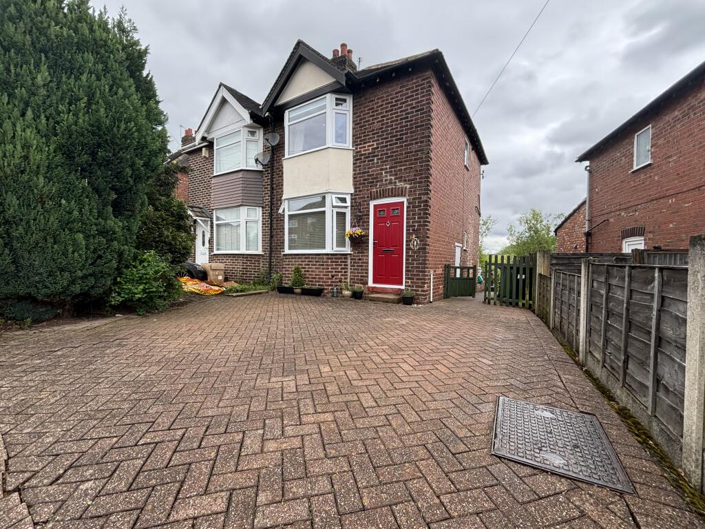 2 bedroom semidetached house for sale in Clarendon Road Hazel Grove