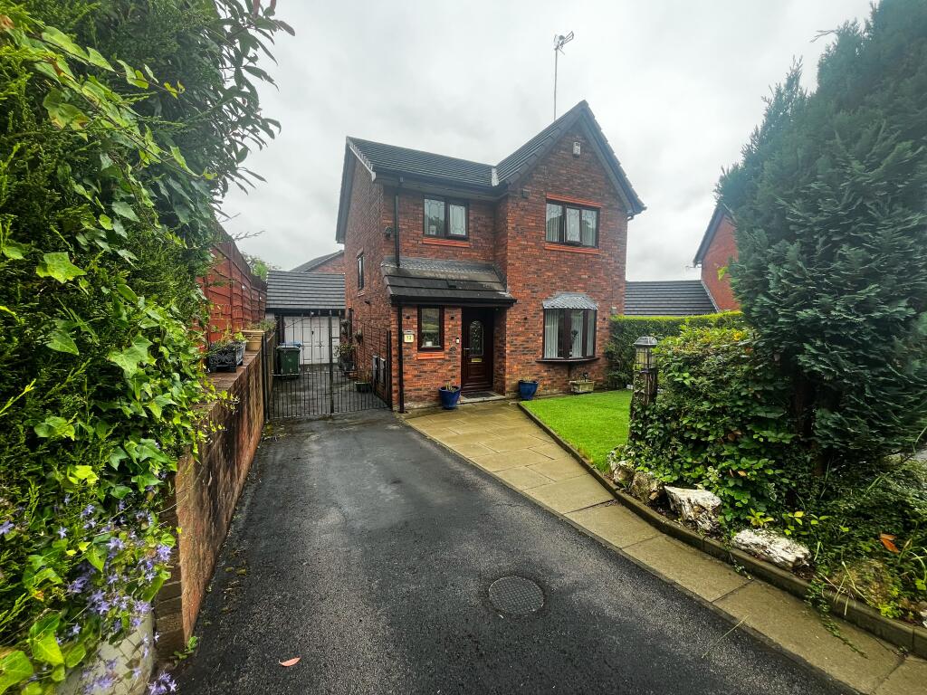 3 bedroom detached house for sale in Sykes Meadow, Edgeley, SK3