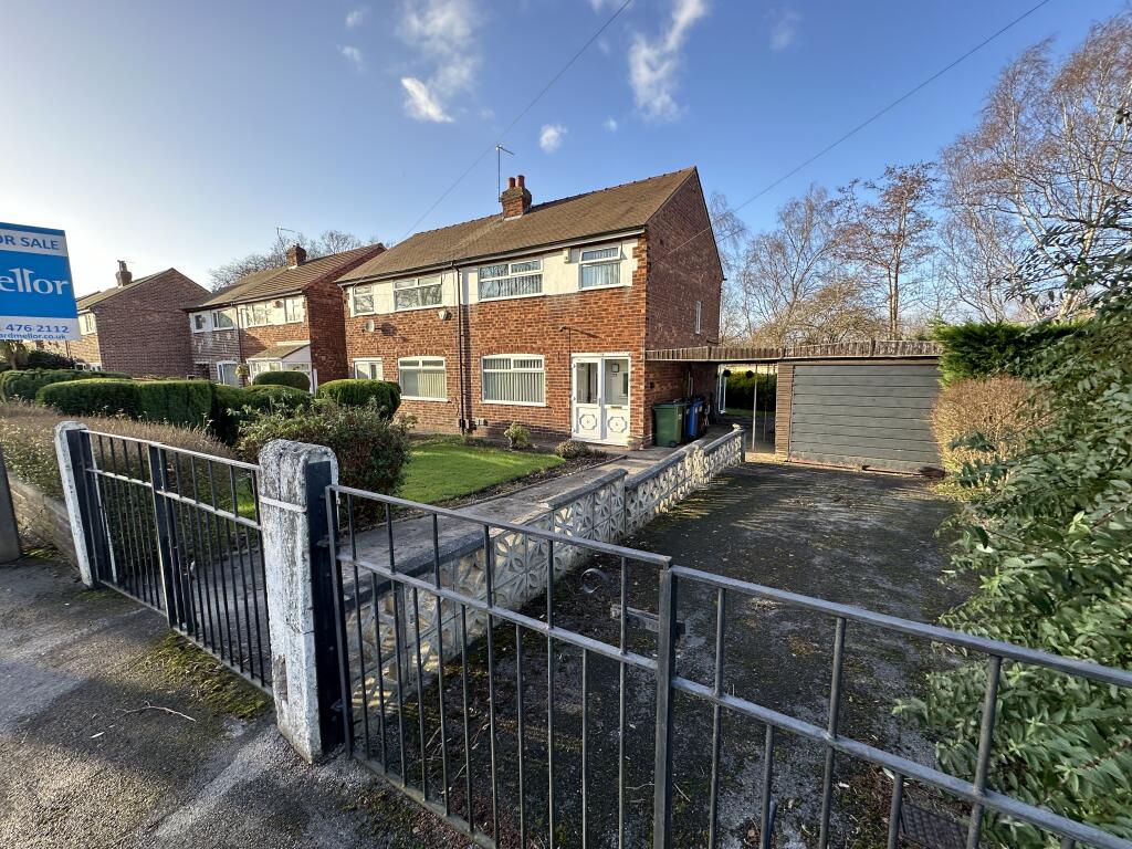 3 bedroom semidetached house for sale in Kenilworth Road, Cheadle