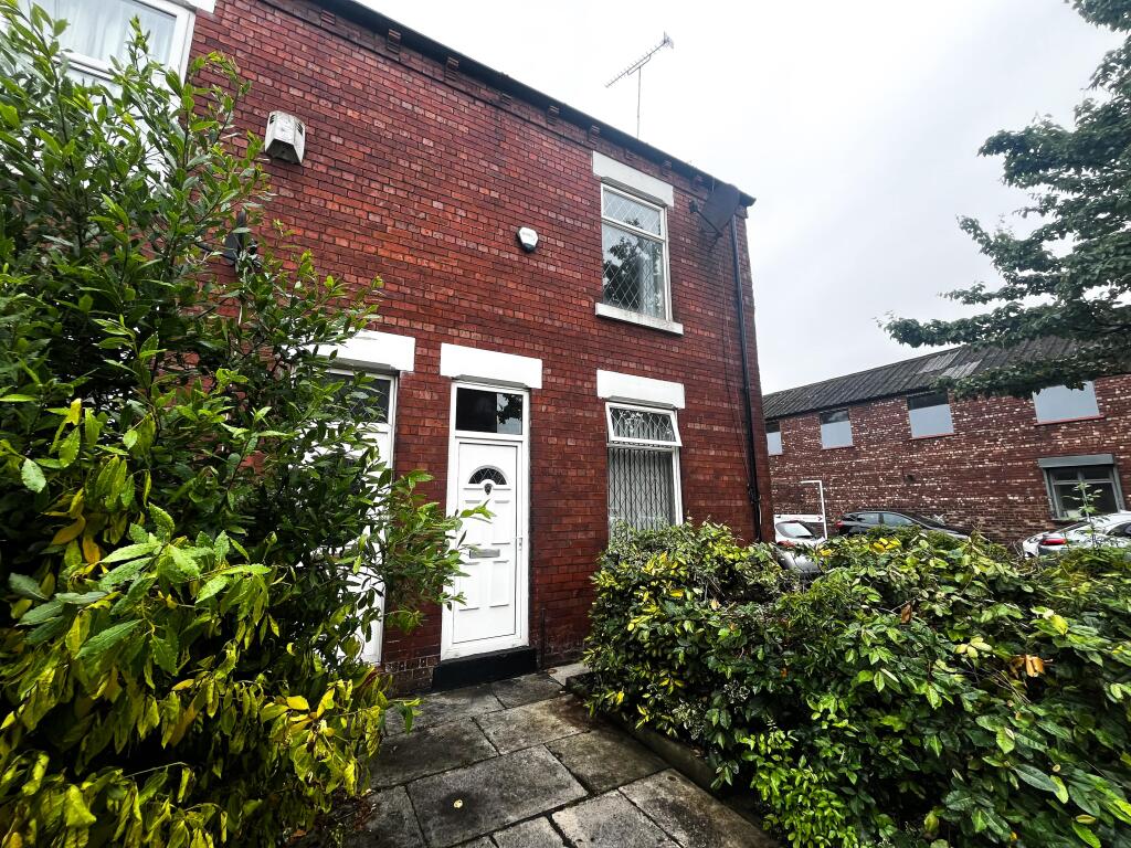 2 bedroom end of terrace house for sale in Cecil Street, Edgeley, SK3