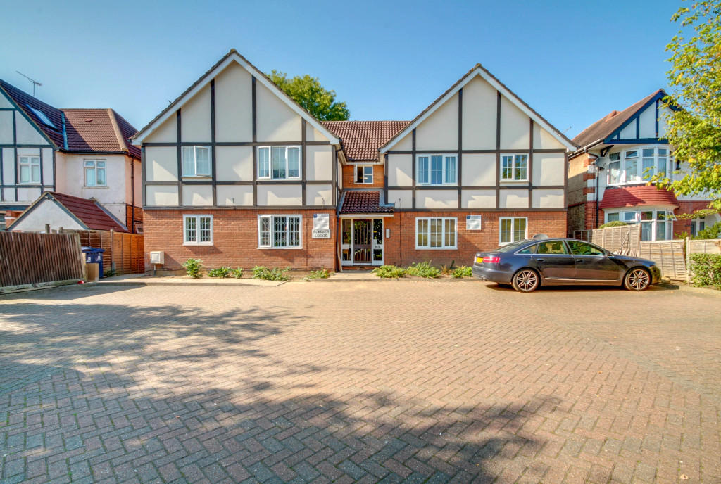 1 bedroom flat for sale in Oldfield Lane North, Greenford, Middlesex, UB6