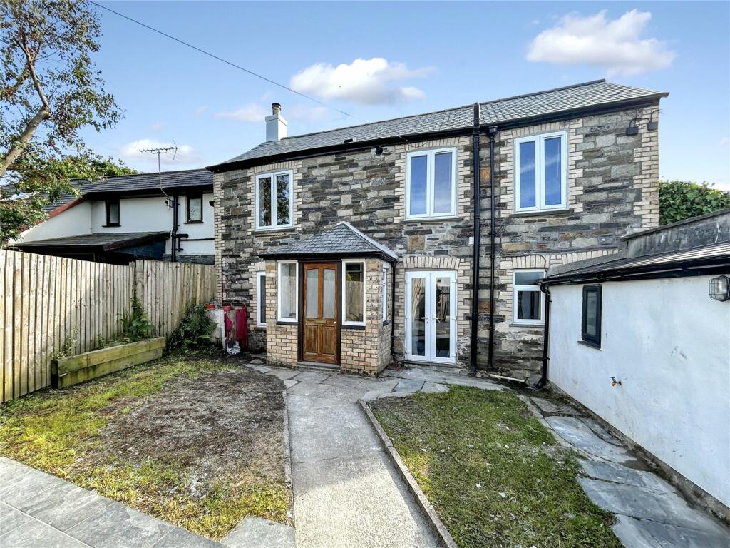 3 bedroom link detached house for sale in Chapel Street, Camelford