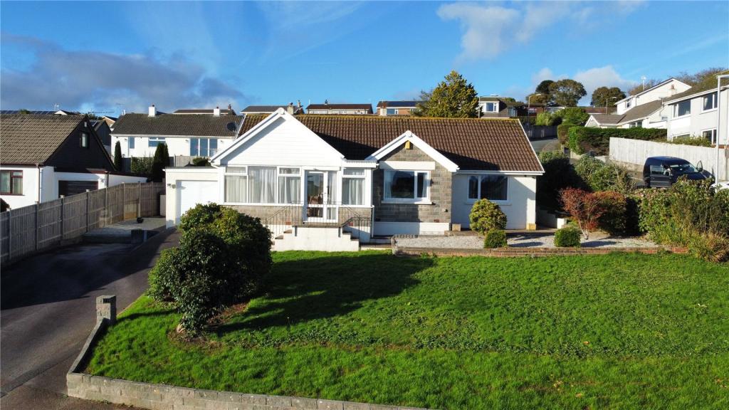3 bedroom bungalow for sale in Allen Vale, Liskeard, Cornwall, PL14