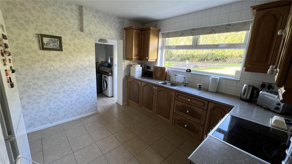3 bedroom bungalow for sale in Allen Vale, Liskeard, Cornwall, PL14